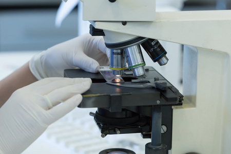 Instrument de diagnostic complet: SARS-CoV-2, gripa A/B și RSV antigen de testare rapidă a antigenului