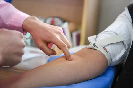 Babio introduce kitul de testare rapid IgG/IgM Tyfoid pentru diagnostice fiabile de îngrijire