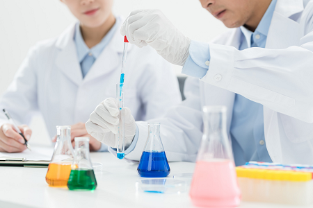 Vă prezentăm setul de test rapid al antigenului SARS-CoV-2 / FLU A și B / RSV